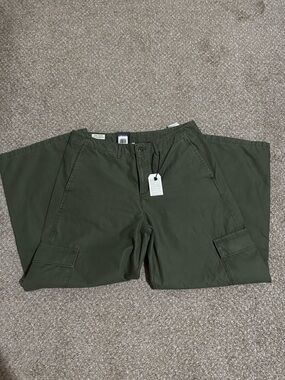 Levi's Wide Leg baggy Cargo in Olive Green 31x30